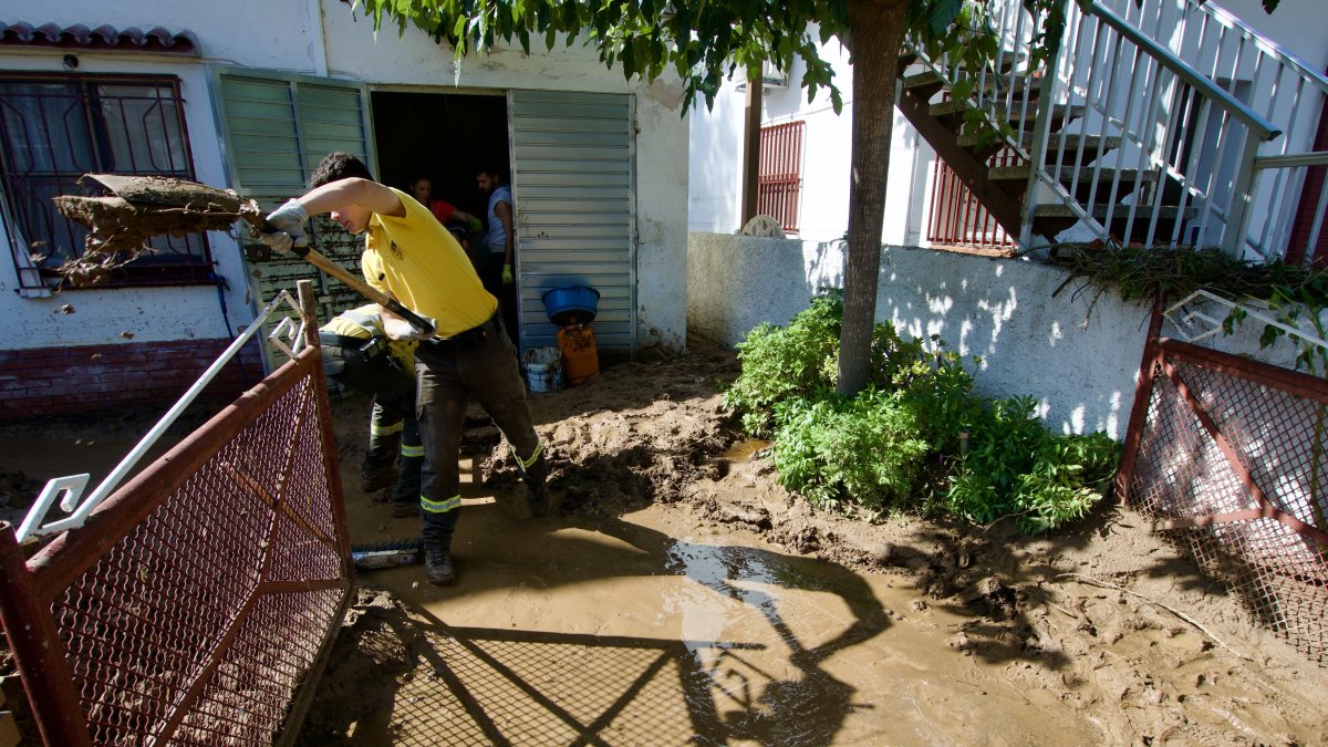 Una casa afectada por la borrasca Alice en Alcanar Platja.