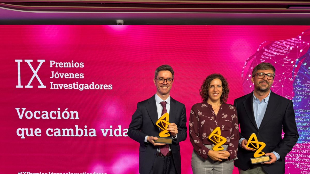 La tarraconense Paula Galván, en el centro.