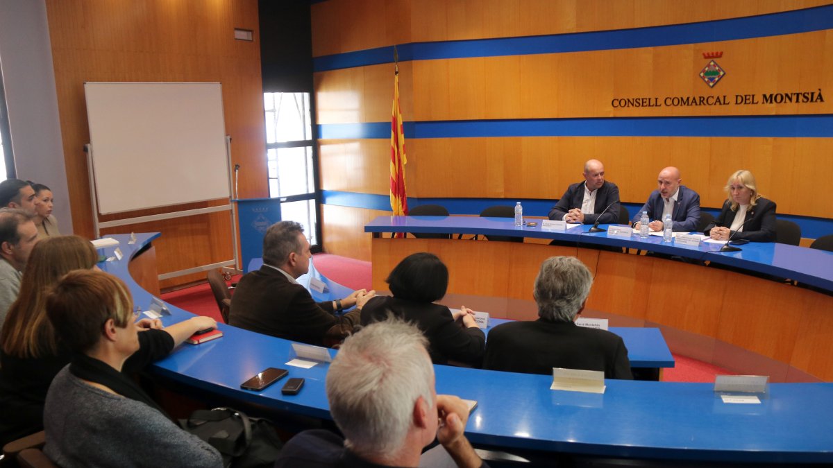 Reunió dels alcaldes amb el delegat del govern a Catalunya, Carlos Prieto.
