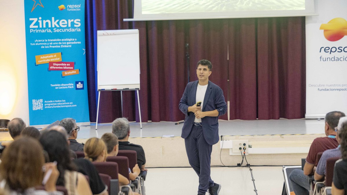 El Ilusionista Jorge Luengo en el Institut Vidal i Barraquer.