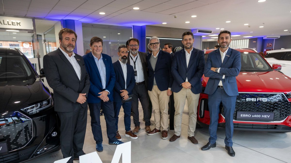 Un moment de la inauguració del nou concessionari.