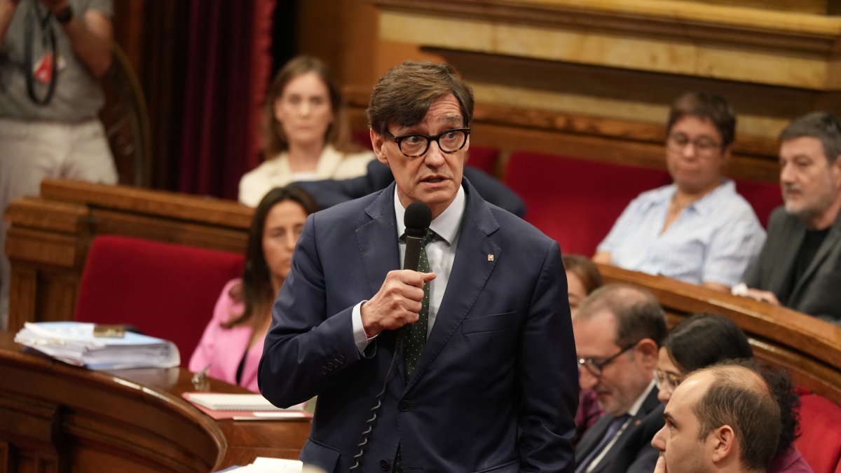 Salvador Illa, durante la sesión de control al Gobierno.