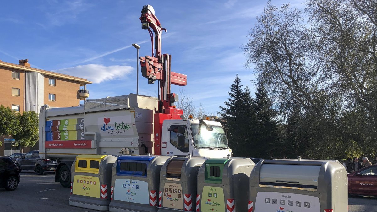 Contenidors de la brossa a Tortosa.