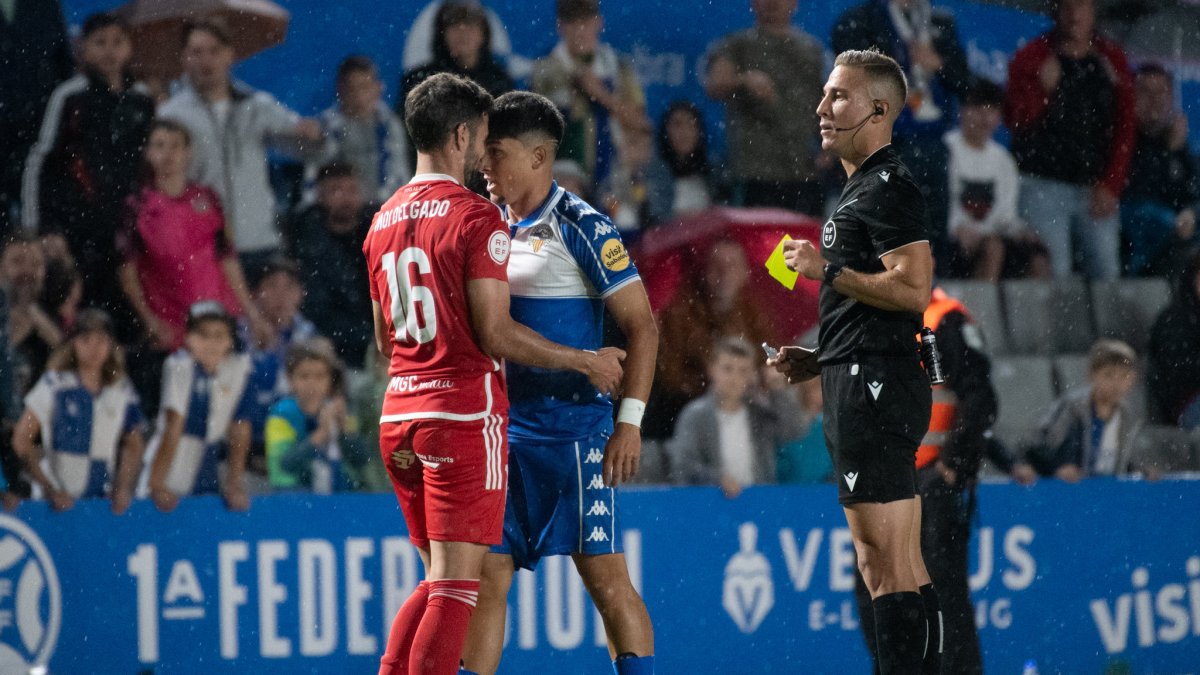 El Nàstic volvió a ofrecer una imagen muy dubitativa.