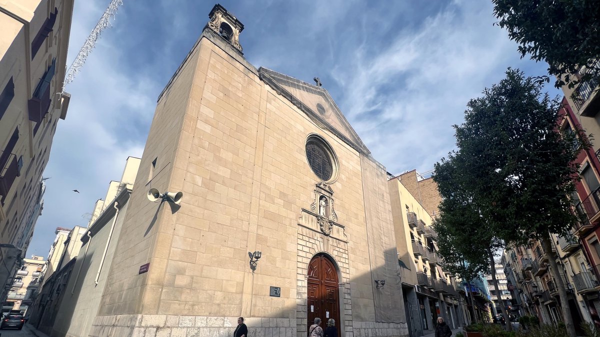 Esglèsia de La Sang de Reus, tancada.