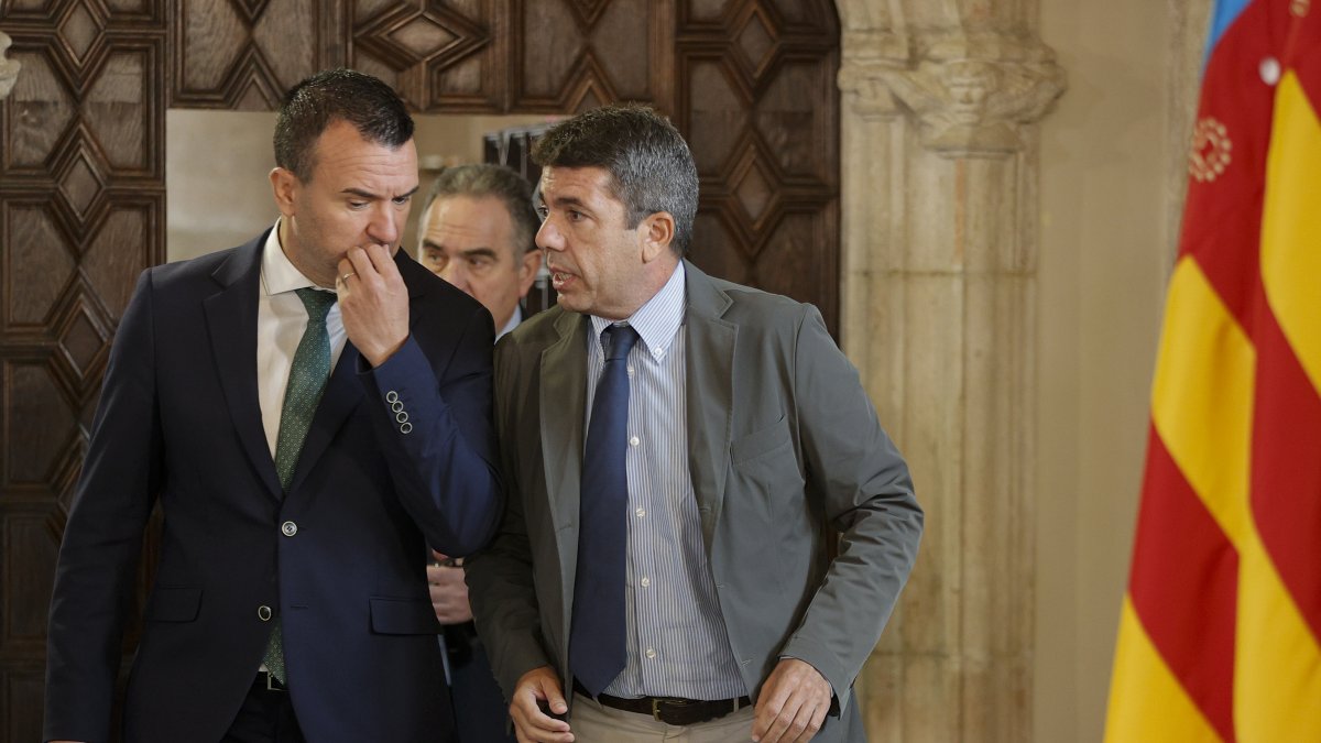 El president de la Generalitat, Carlos Mazón, y el presidente de la Diputación de Valencia, Vicente Mompó.​