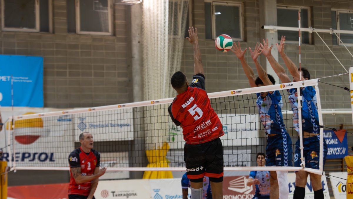 Remate de Elieser Rojas.