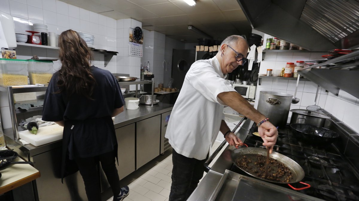 David Solé, en la cocina del restaurante El Barquet, antes de abrir, en una imagen de archivo