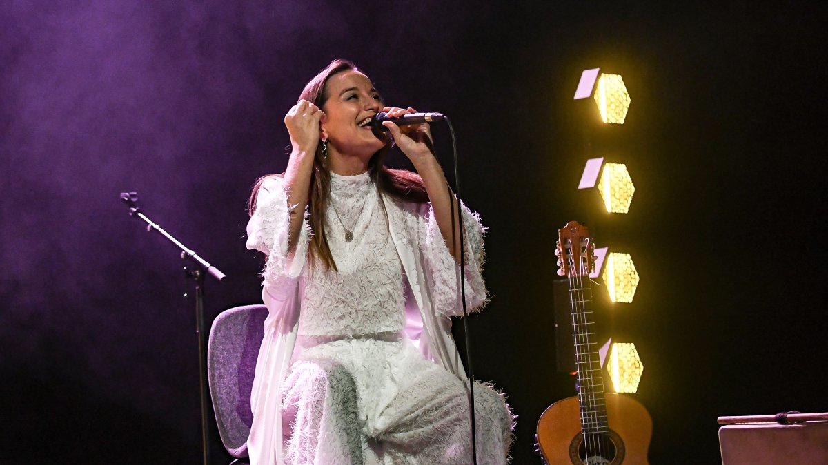 La cantautora Judit Neddermann durante el show de Reus.