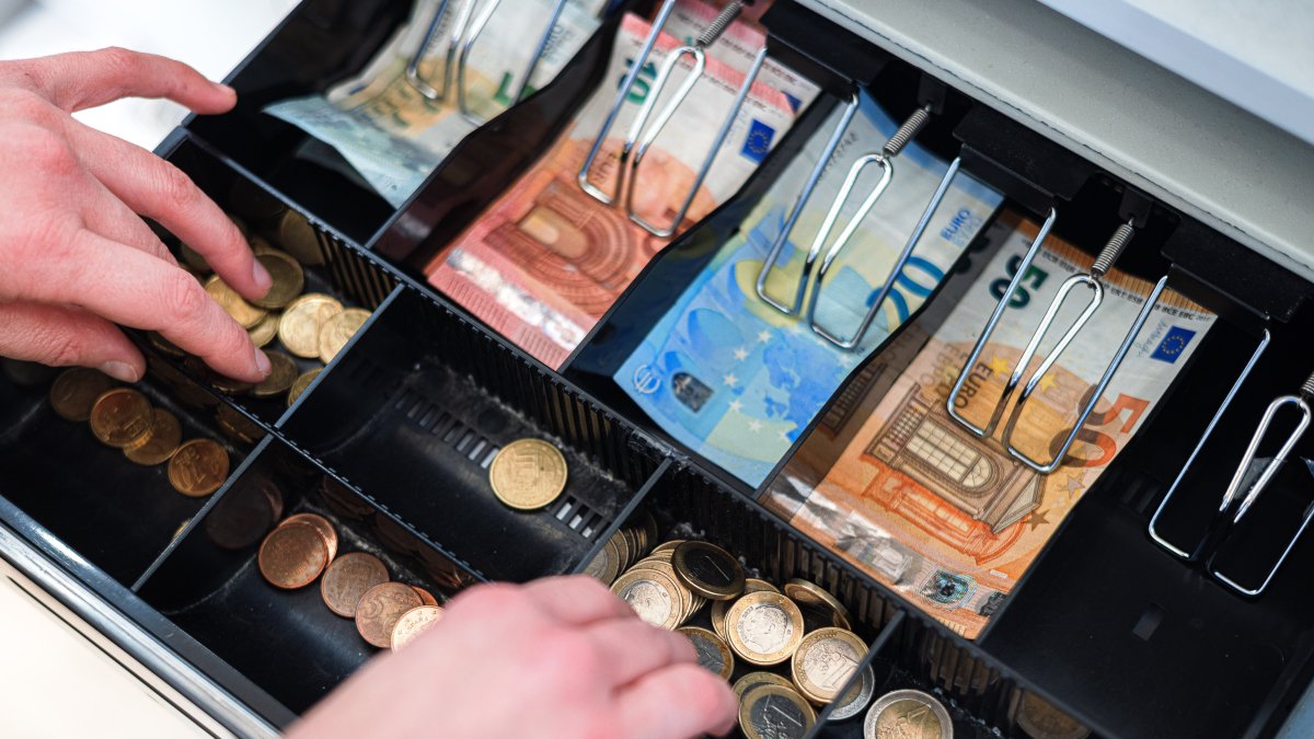 Una caja registradora de un comercio