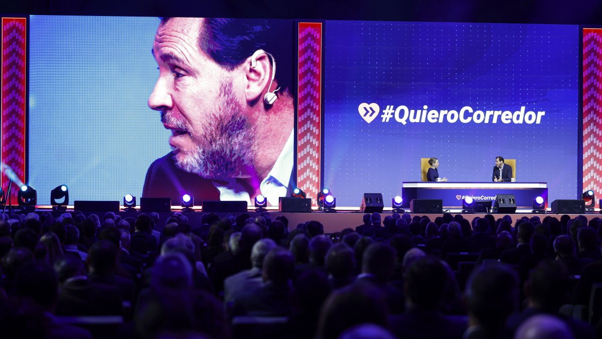 Más de 2.500 empresarios y representantes de la sociedad civil participan en el Acto Empresarial por el Corredor Mediterráneo.