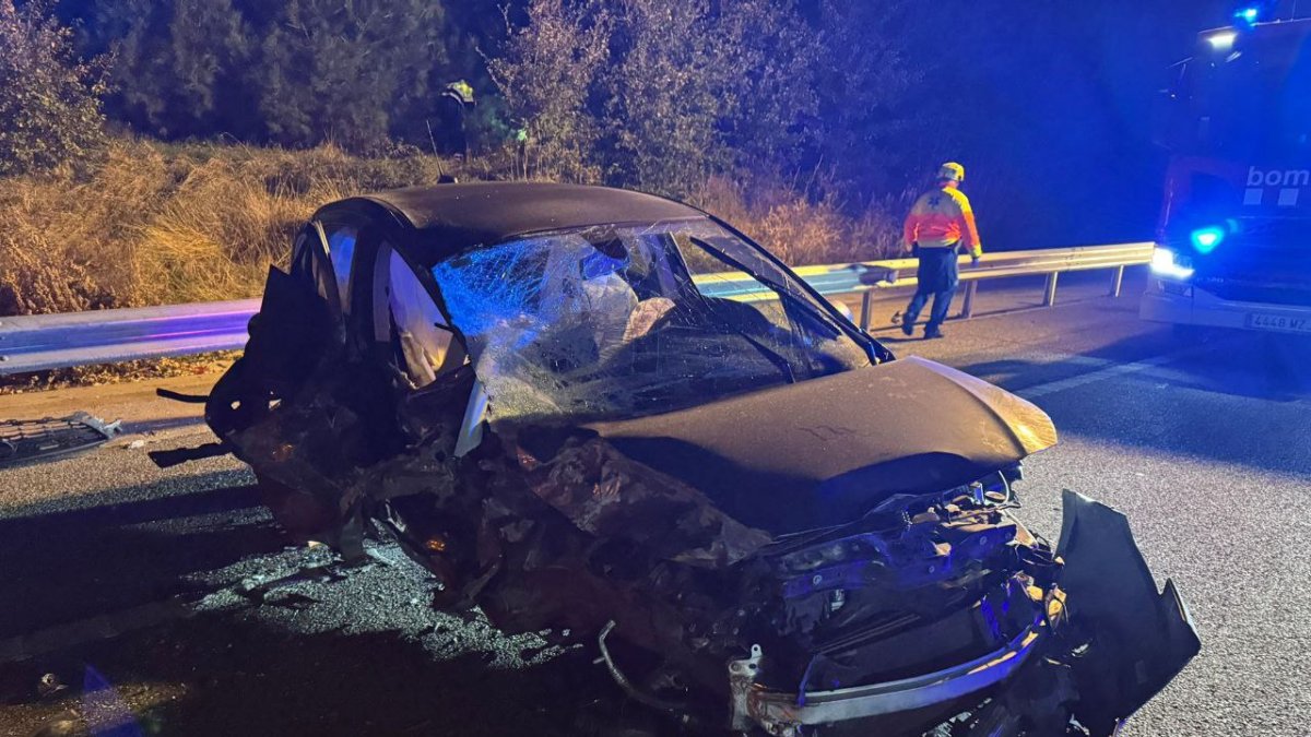 Así ha quedado el coche tras el accidente.