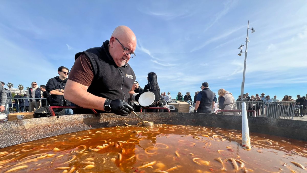 Degustación de calamares en el Espigó del Moll de Salou.