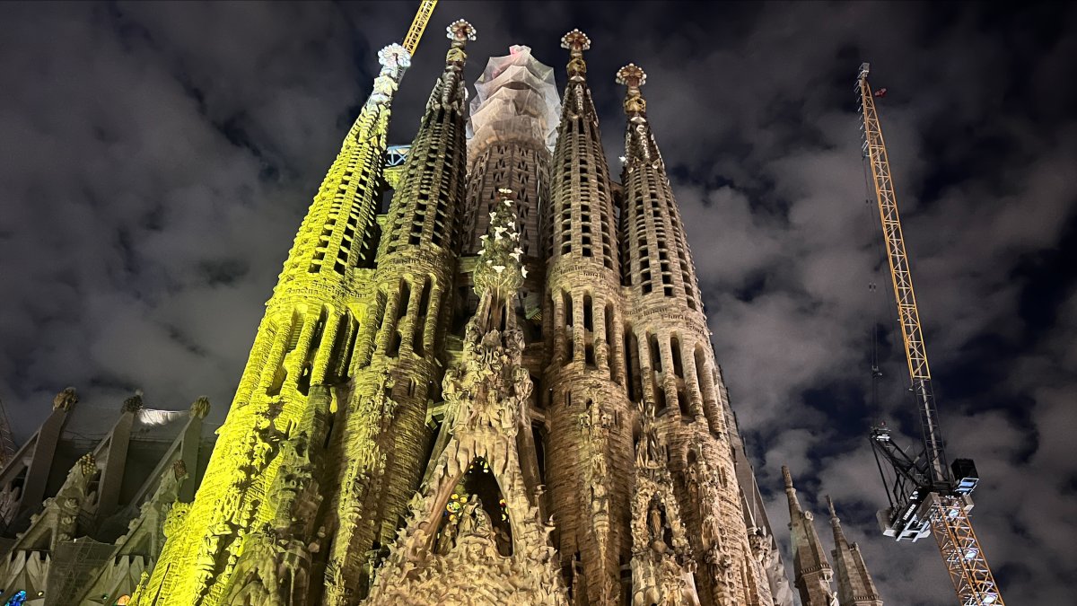La torre de Sant Bernabé de la Sagrada Família, en motiu del centenari de la seva finalització.