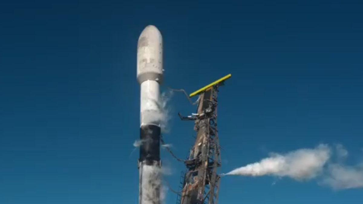 El satélite, justo antes de despegar.