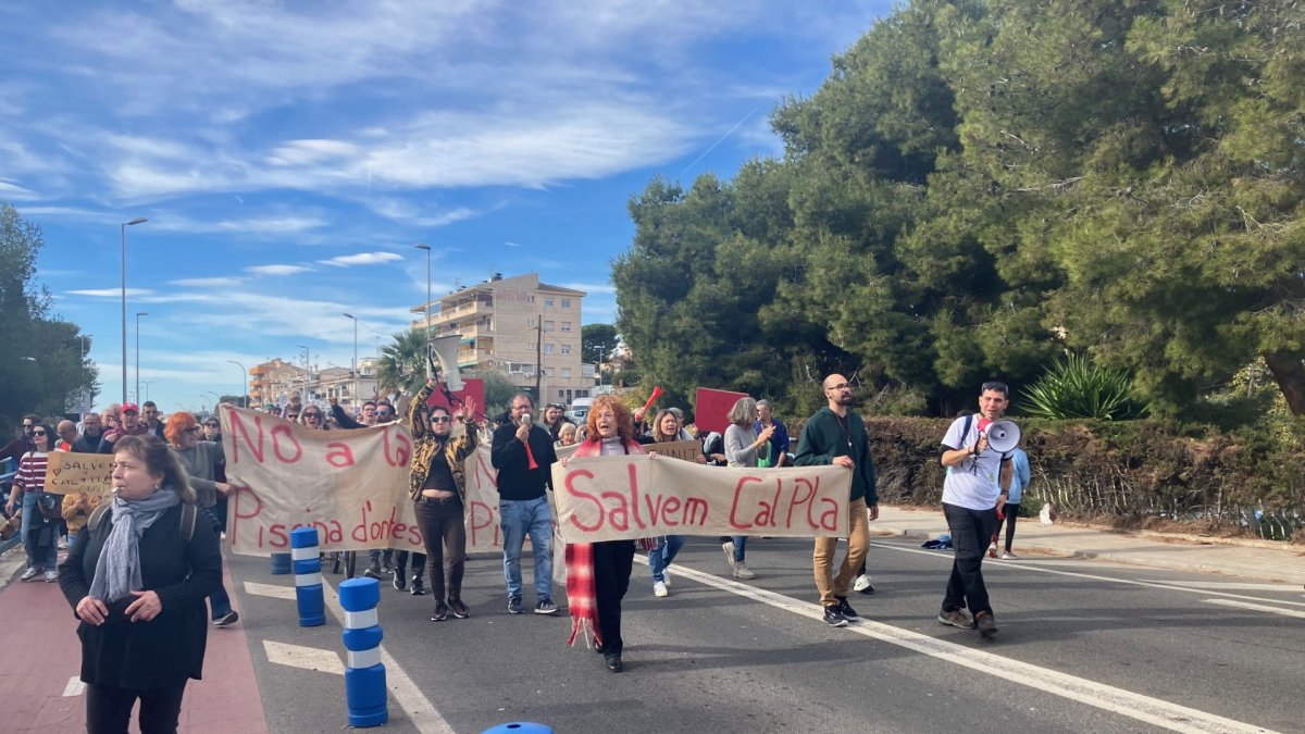 La protesta recorrió la C-31 en Cunit