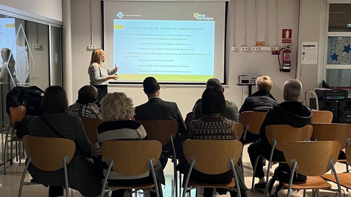 Imatge d'una sessió informativa dels Pressupostos Participatius de Reus.