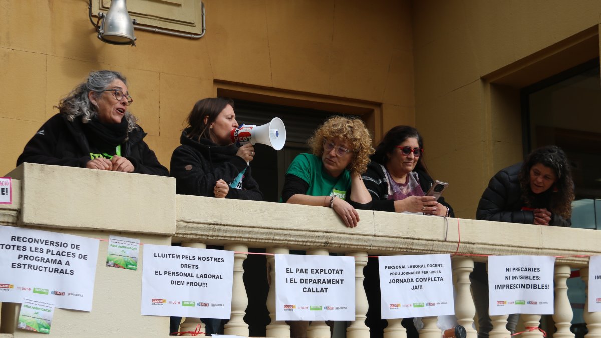 El encierro en Educació.