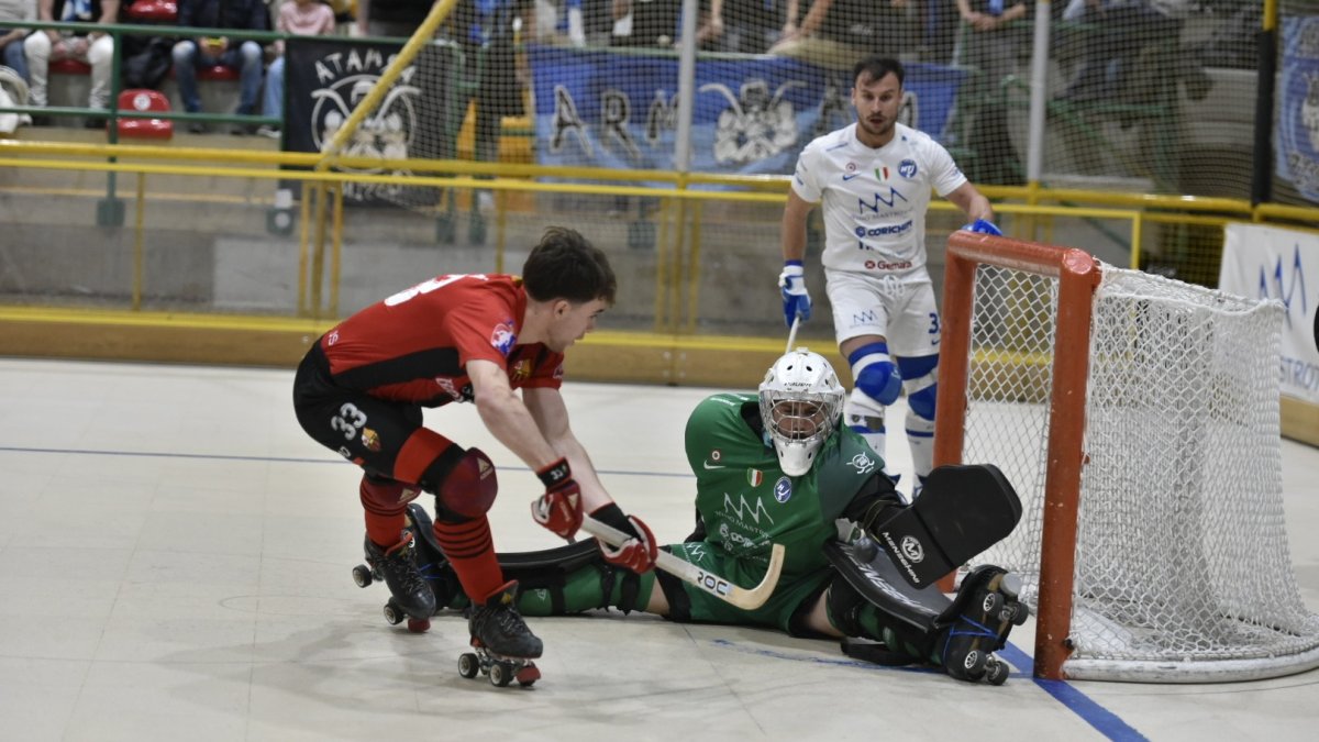Guillem Jansà remata a la portería del Trissino.