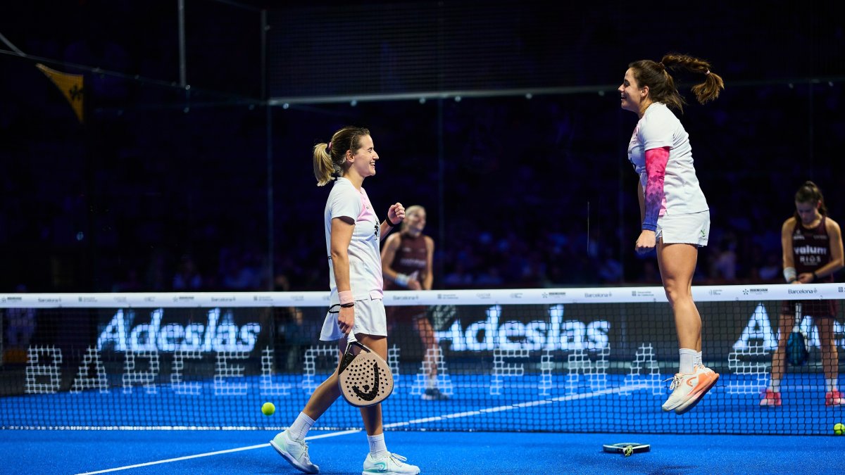 Ari Sánchez y Paula Josemaría, tras ganar a Martina Calvo y Alejandra Salazar el partido de 1/4 del Barcelona Finals en el que el primer juego se fue hasta los 18 minutos.