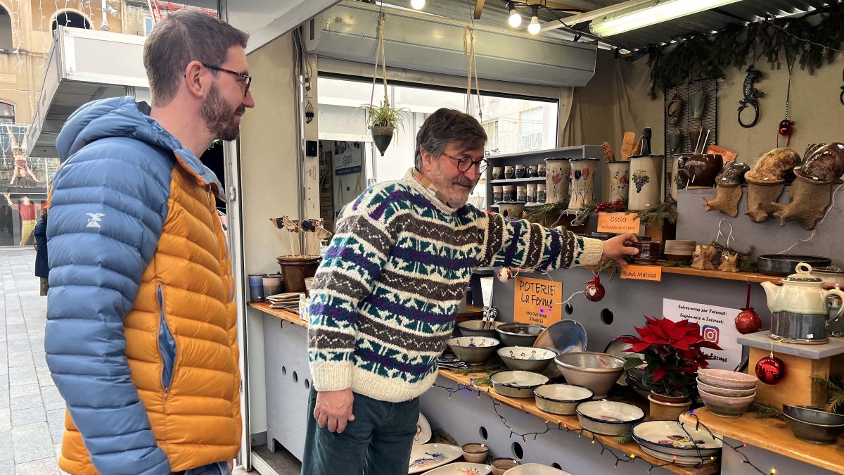 La parada Poterie La Ferme treballa el gres, una ceràmica cuita a alta temperatura.