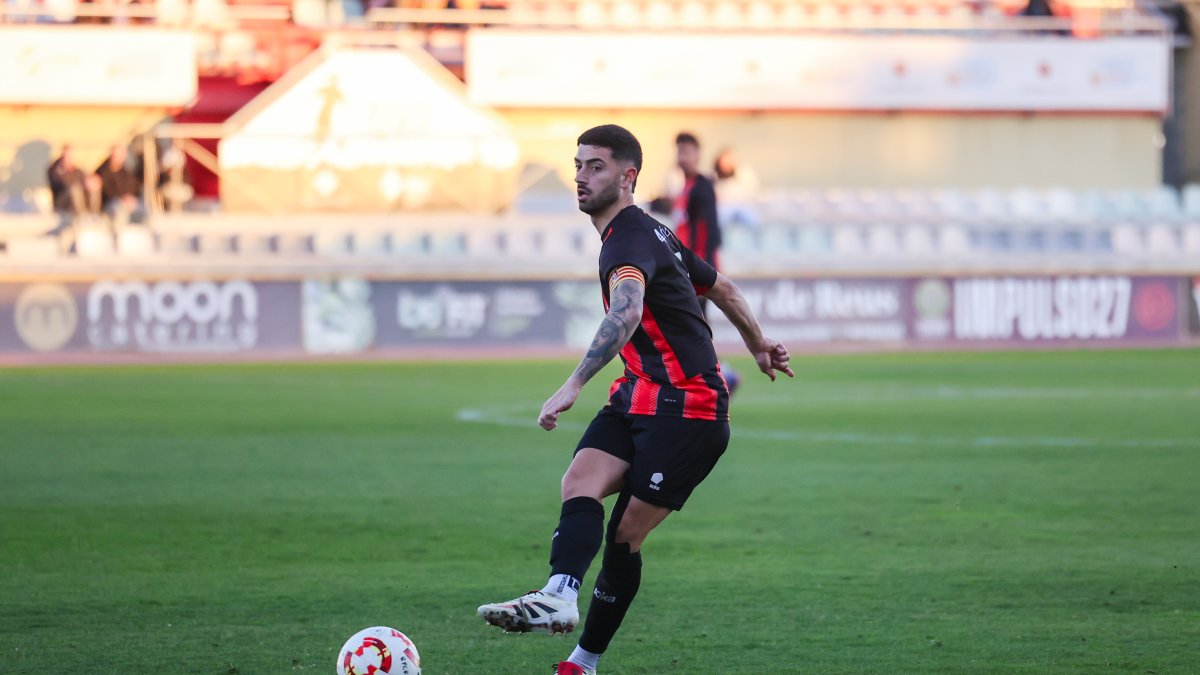 El capitán del Reus, Xavi Jaime, en el Estadi Municipal.