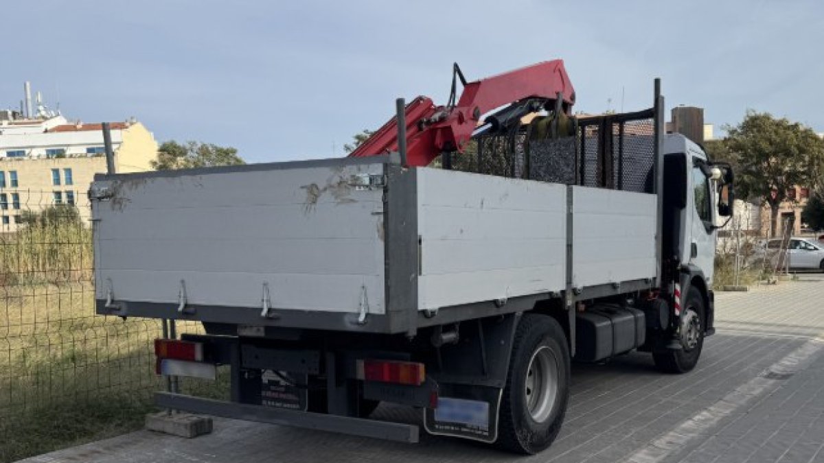 El camión que interceptó Mossos con la tonelada de cobre.