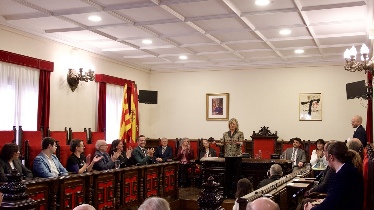 Ple de l'Ajuntament de Tortosa, durant la presa de possessió de Mar Lleixà, la setmana passada.
