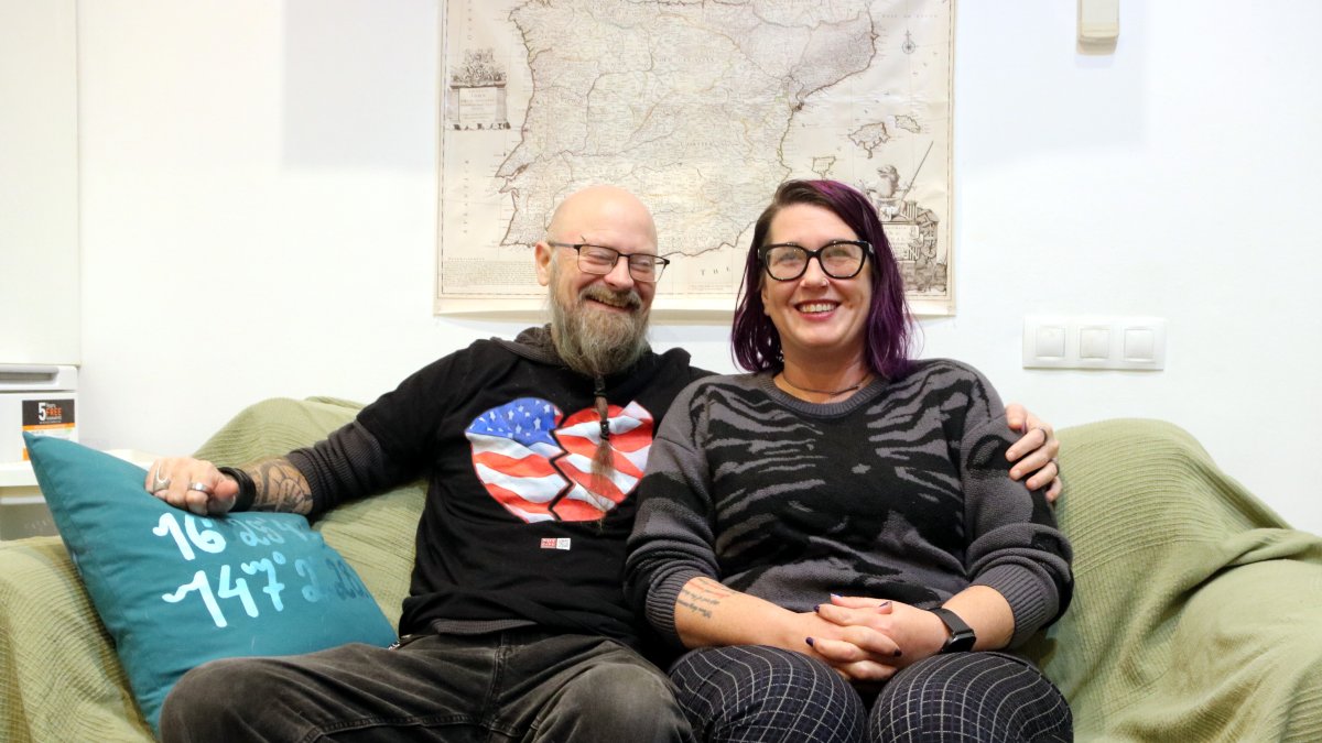 Benjamin y Chrys Gorman en una entrevista a la ACN