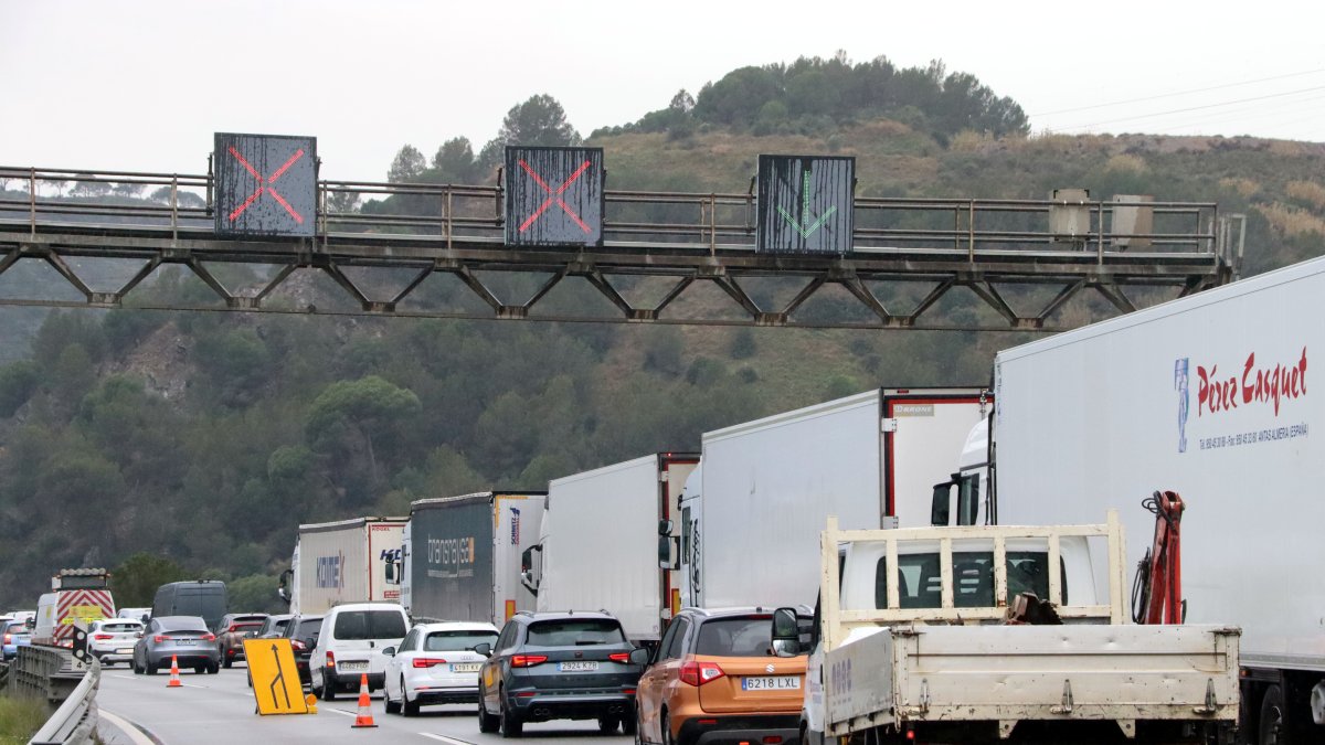 Colas en la autopista AP-7.
