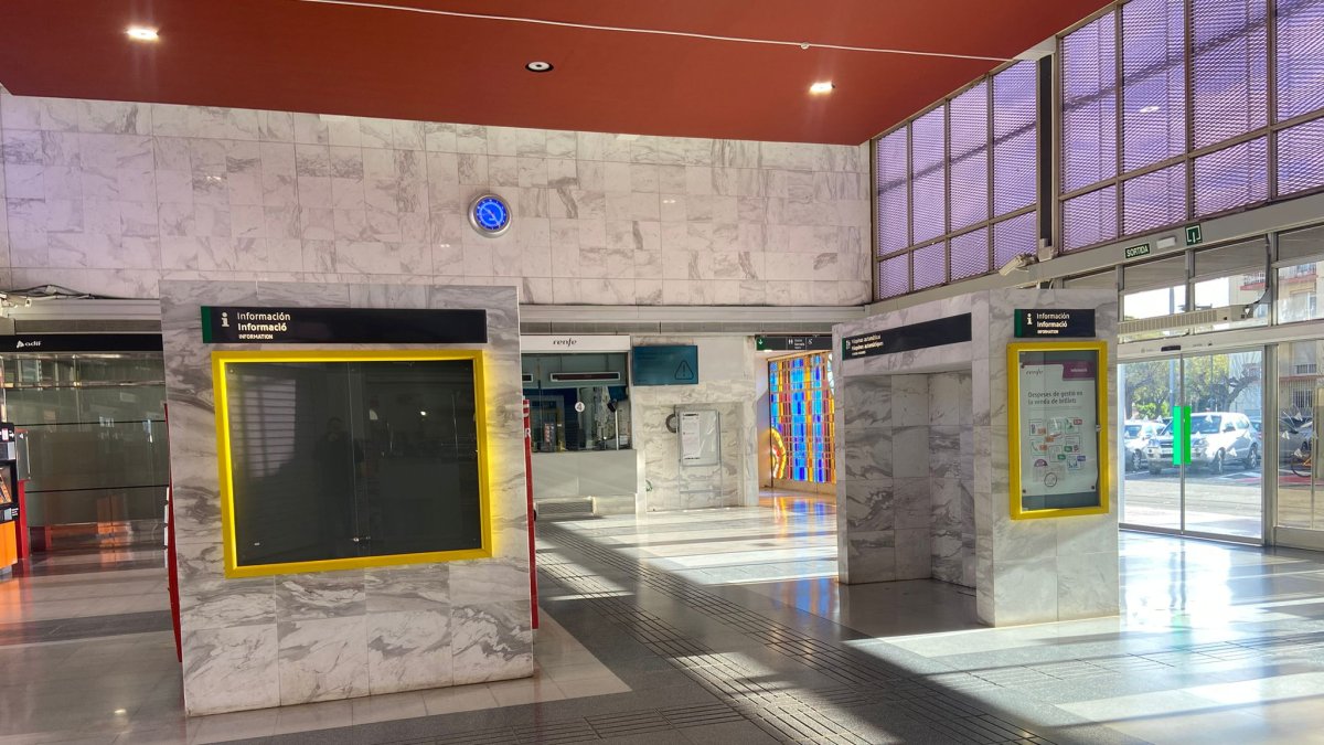 Así está la estación de Reus durante todo el día.