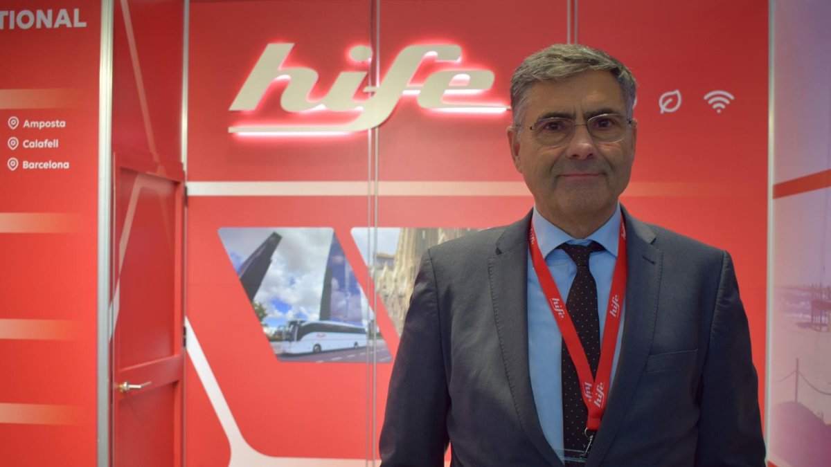 José María Chavarría, consejero delegado de HIFE, en el estand de la compañía en Fitur.