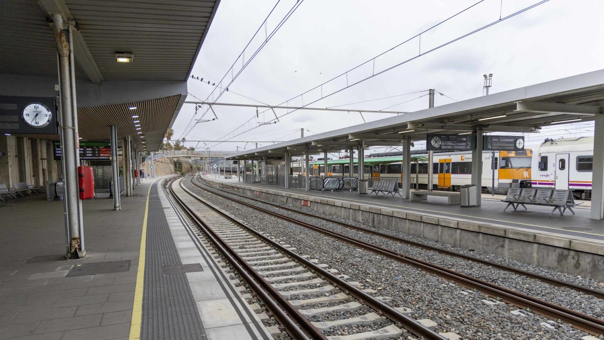 La estación de trenes de Tarragona completamente vacía