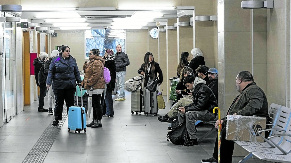 Usuarios de la estación de tren de la ciudad de Tarragona