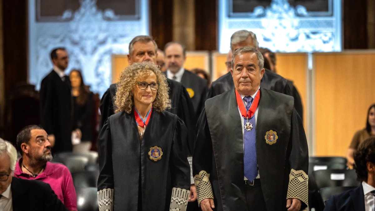 Mercè Caso, presidenta del TSJC, y Francisco Bañeres, fiscal superior de Cataluña, durante el acto de apertura del año judicial.