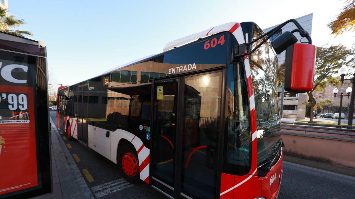 Imagen de archivo de un autobús de la EMT.