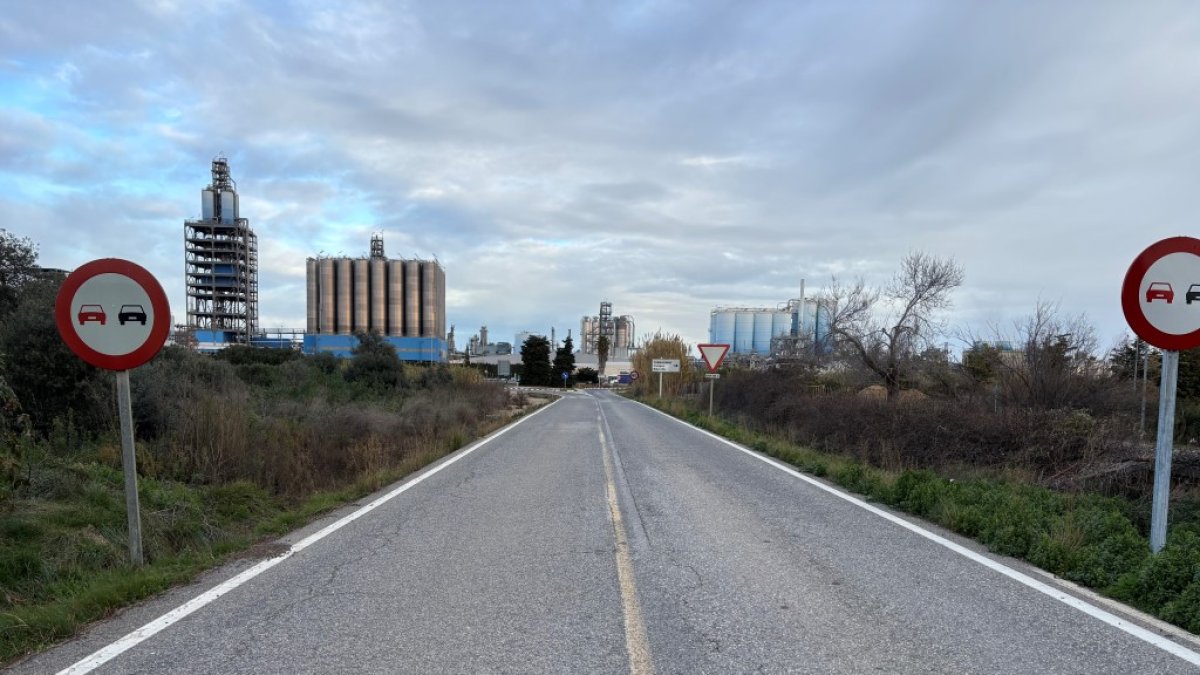 La carretera de TV-3146 que une Tarragona con el Far de Salou