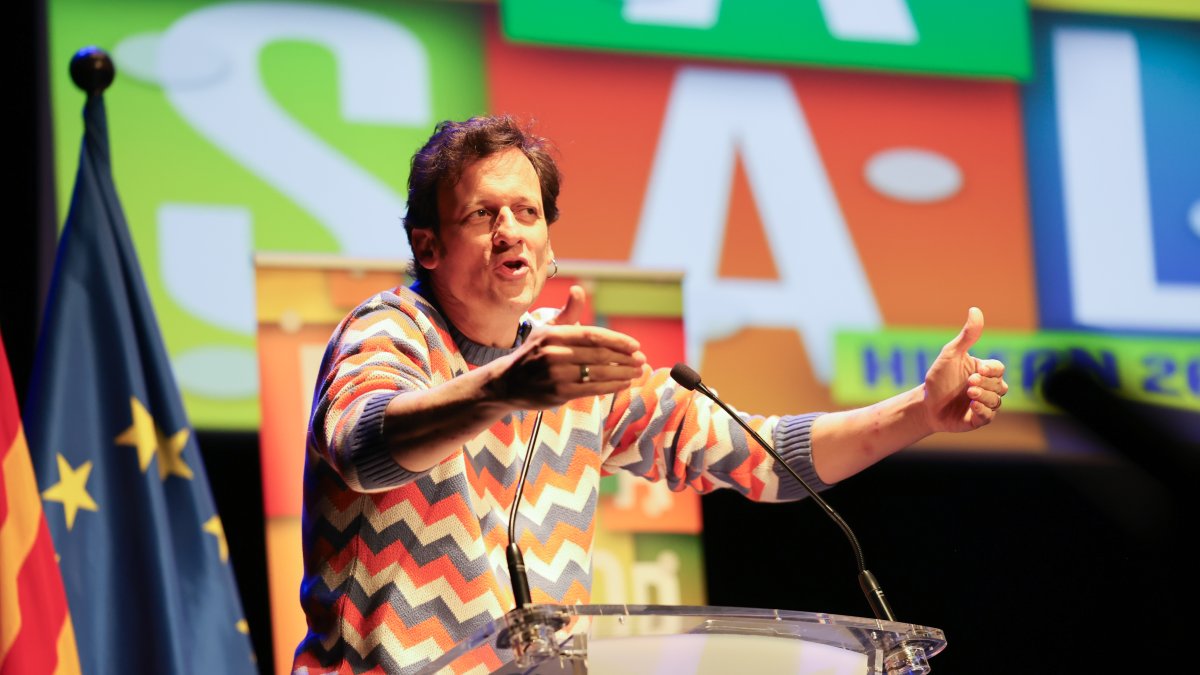 Edu Soto, dirigiéndose al público del TAS durante el pregón.