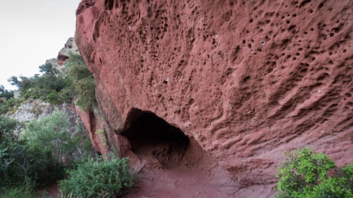 Cova de l'Areny de Mont-roig del Camp.