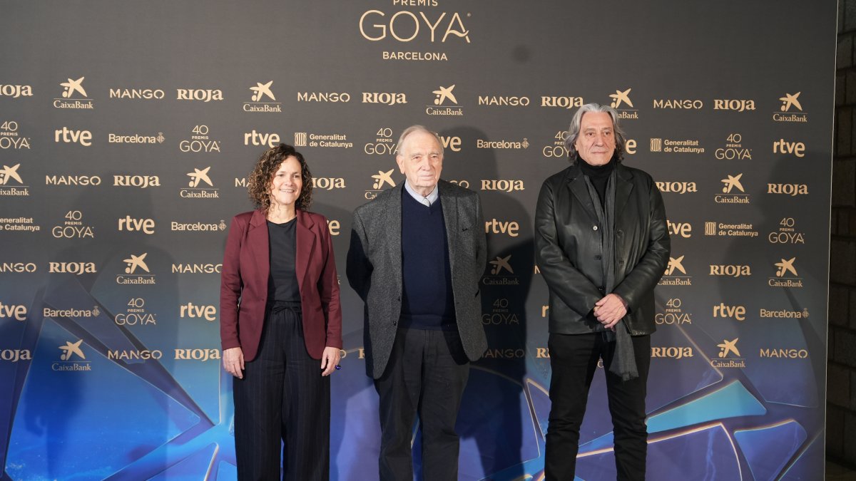 La Consellera de cultura, Sònia Hernández, el presidente de la Academia de Cine, Fernando Méndez-Leite, y el concejal del Ayuntamiento de Barcelona, Xavier Marcé.