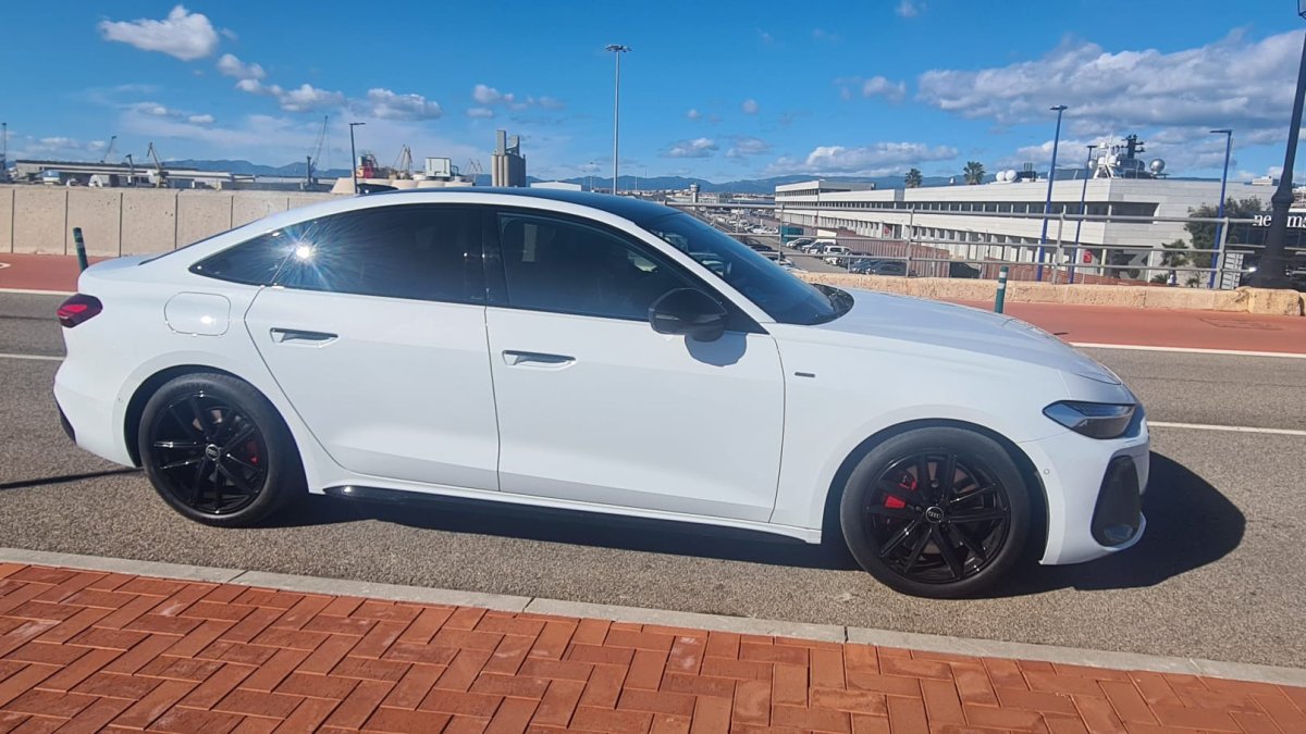 Nuevo Audi A5 e-hybrid quattro Stronic