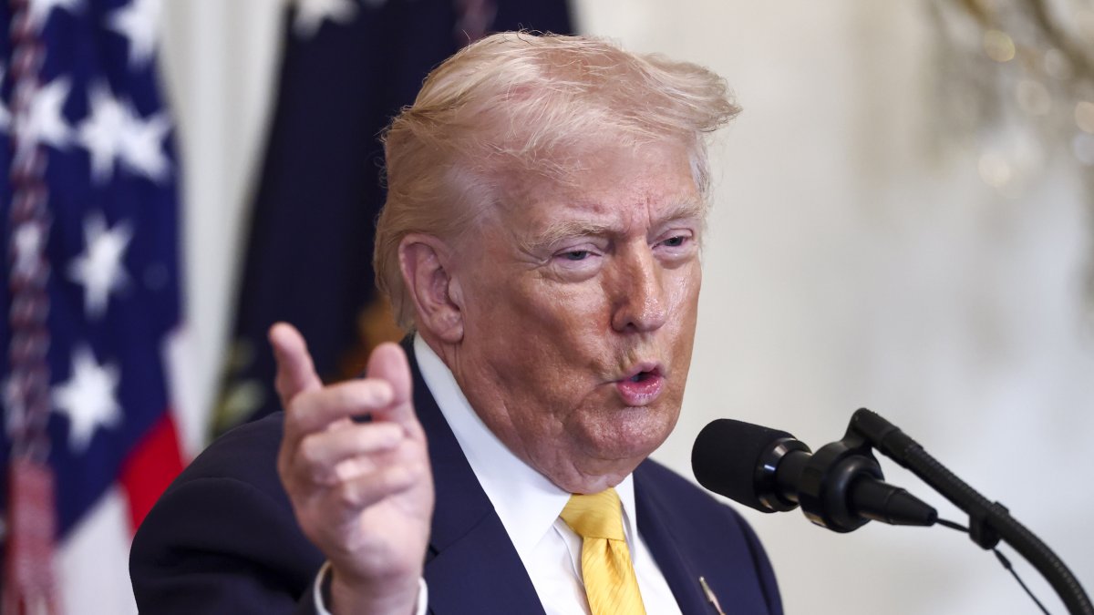 Trump acusa a Obama de revelar información clasificada sobre ...