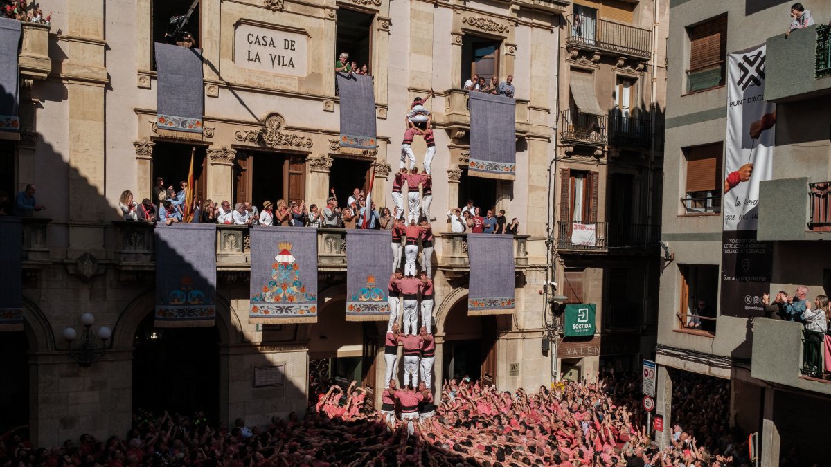 La duresa dels castells màxims talla la salsa d’una Santa Úrsula gran