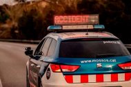 Un coche de Mossos d'Esquadra de Trànsit en un servicio de un accidente.