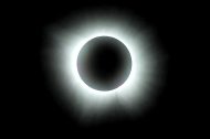Imatge de l’eclipsi solar total que va tenir lloc a Mèxic l’agost del 2024, amb la corona solar a l’abast de l’ull humà.