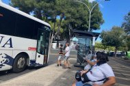 El nuevo bus en la estación de tren de Calafell