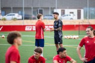 Joan Oriol en su primer entrenamiento como entrenador del Juvenil A.