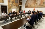 Reunió dels alcaldes amb Illa al Palau de la Generalitat.