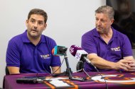 El nuevo entrenador del TGN Bàsquet, Sergio Manzano, y el director deportivo Iñaki Liarte.