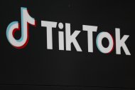 El logo de Tik Tok en Los Ángeles.